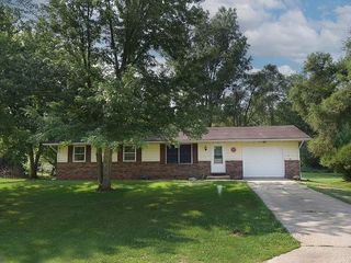 Foreclosed Home - 18364 WEE ACRES DR, 46507