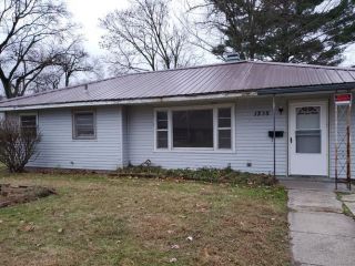 Foreclosed Home - 1335 Bower St, 46514