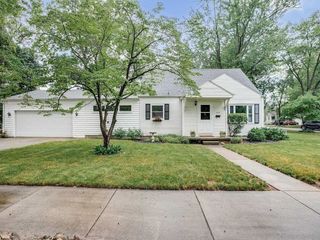 Foreclosed Home - 1419 WOODWARD AVE, 46514
