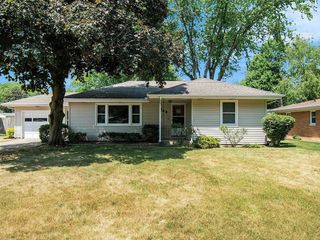 Foreclosed Home - 149 LARSON AVE, 46516