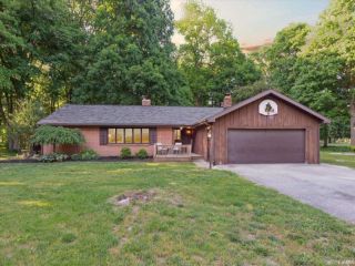 Foreclosed Home - 2103 HOMEACRES DR, 46526