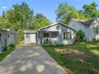Foreclosed Home - 3825 S HILLCREST RD, 46534