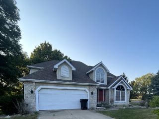 Foreclosed Home - 3854 E OLDFIELD DR, 46538