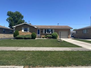 Foreclosed Home - 710 W 12TH ST, 46544