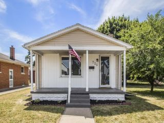 Foreclosed Home - 725 CARLTON ST, 46544