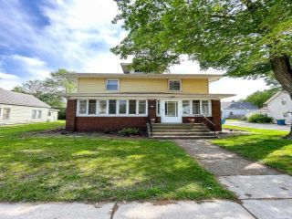 Foreclosed Home - 631 E 4TH ST, 46544