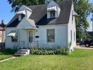 Foreclosed Home - 1821 MILBURN BLVD, 46544