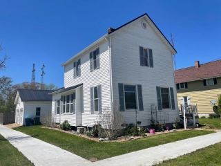 Foreclosed Home - 222 S WALNUT ST, 46563