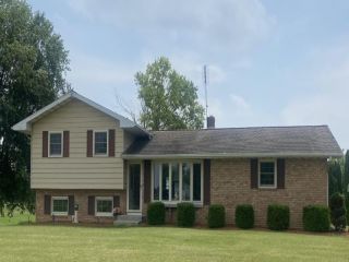 Foreclosed Home - 7569 N STATE ROAD 25, 46570