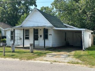 Foreclosed Home - 1132 HARRISON ST, 46574