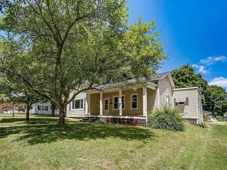 Foreclosed Home - 428 W FORT WAYNE ST, 46580