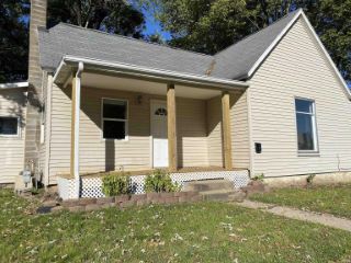Foreclosed Home - 1613 E MARKET ST, 46580