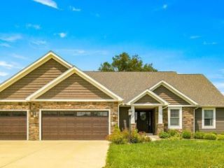 Foreclosed Home - 640 ESSEX DR, 46582