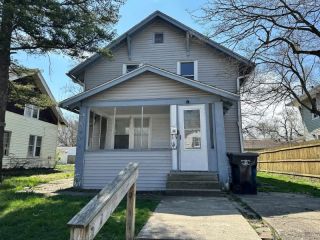 Foreclosed Home - 1340 E DAYTON ST, 46613