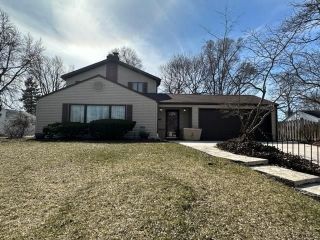 Foreclosed Home - 1610 SOUTHEAST DR, 46614