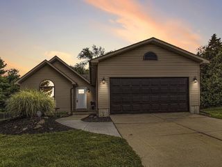 Foreclosed Home - 17166 MOONLITE DR, 46614