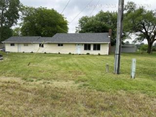 Foreclosed Home - 1020 N WASHINGTON ST, 46714
