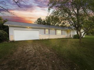 Foreclosed Home - 3395 N US HIGHWAY 33, 46733
