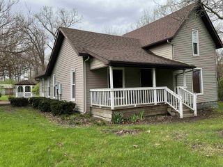 Foreclosed Home - 1800 E 400 N, 46777