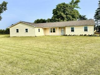 Foreclosed Home - 5081 E 1150 N, 46777