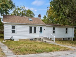 Foreclosed Home - 863 WARREN ST, 46783