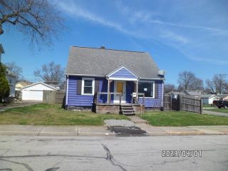 Foreclosed Home - 1702 3RD ST, 46808