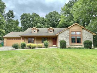 Foreclosed Home - 10716 OAK XING, 46845