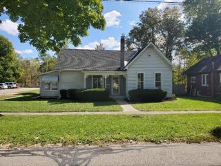 Foreclosed Home - 201 S Sycamore St, 46962