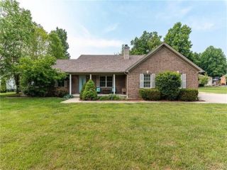 Foreclosed Home - 2609 EMERALD LK, 47111