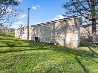Foreclosed Home - 7631 W CAMPGROUND RD, 47116