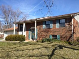 Foreclosed Home - 2208 LOMBARDY DR, 47129
