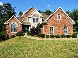 Foreclosed Home - 3010 OAK VALLEY CT N, 47136