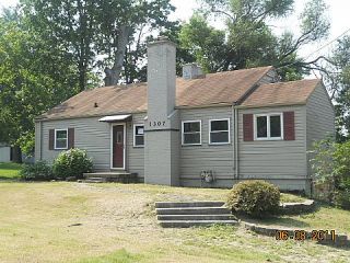Foreclosed Home - 1307 KNOB AVE, 47150