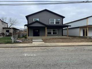 Foreclosed Home - 706 W MARKET ST, 47150