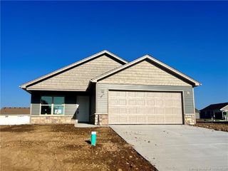 Foreclosed Home - 8119 KEPLEY DR NE, 47161