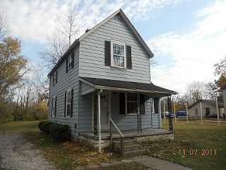 Foreclosed Home - 108 E SAINT JOE RD, 47172