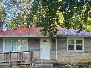 Foreclosed Home - 8111 OLD STATE ROAD 60, 47172