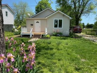 Foreclosed Home - 141 N MAPLETON ST, 47201