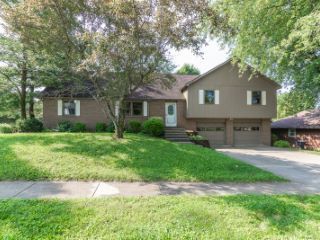Foreclosed Home - 807 COUNTRYSIDE LN, 47201
