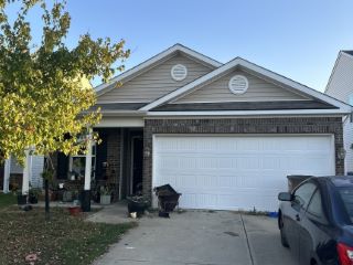 Foreclosed Home - 2457 MIDDLE VIEW DR, 47201