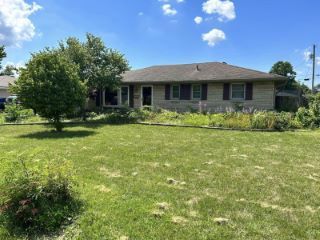 Foreclosed Home - 2109 SIMS DR, 47203