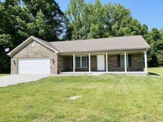 Foreclosed Home - 1017 E ALLEGHENY TRL, 47240