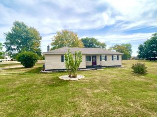 Foreclosed Home - 1714 N CARVER ST, 47240
