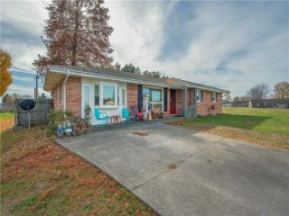 Foreclosed Home - 1410 N HILLCREST DR, 47274
