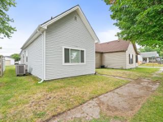 Foreclosed Home - 204 E BROWN ST, 47274