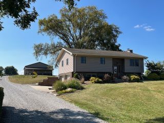 Foreclosed Home - 9936 N US HIGHWAY 31, 47274
