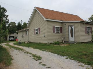 Foreclosed Home - 206 E SCHOTT ST, 47283