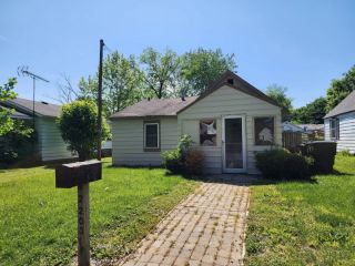 Foreclosed Home - 2203 S EATON AVE, 47302
