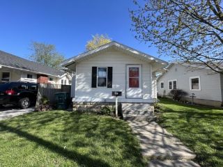 Foreclosed Home - 1812 W 8TH ST, 47302