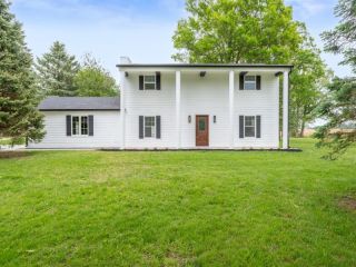 Foreclosed Home - 7200 S COWAN RD, 47302